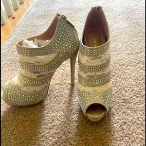 Bella Marie Gold and Lace Heels